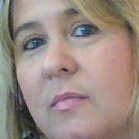 Meet your Posher, Lori - Picture 1 of 1